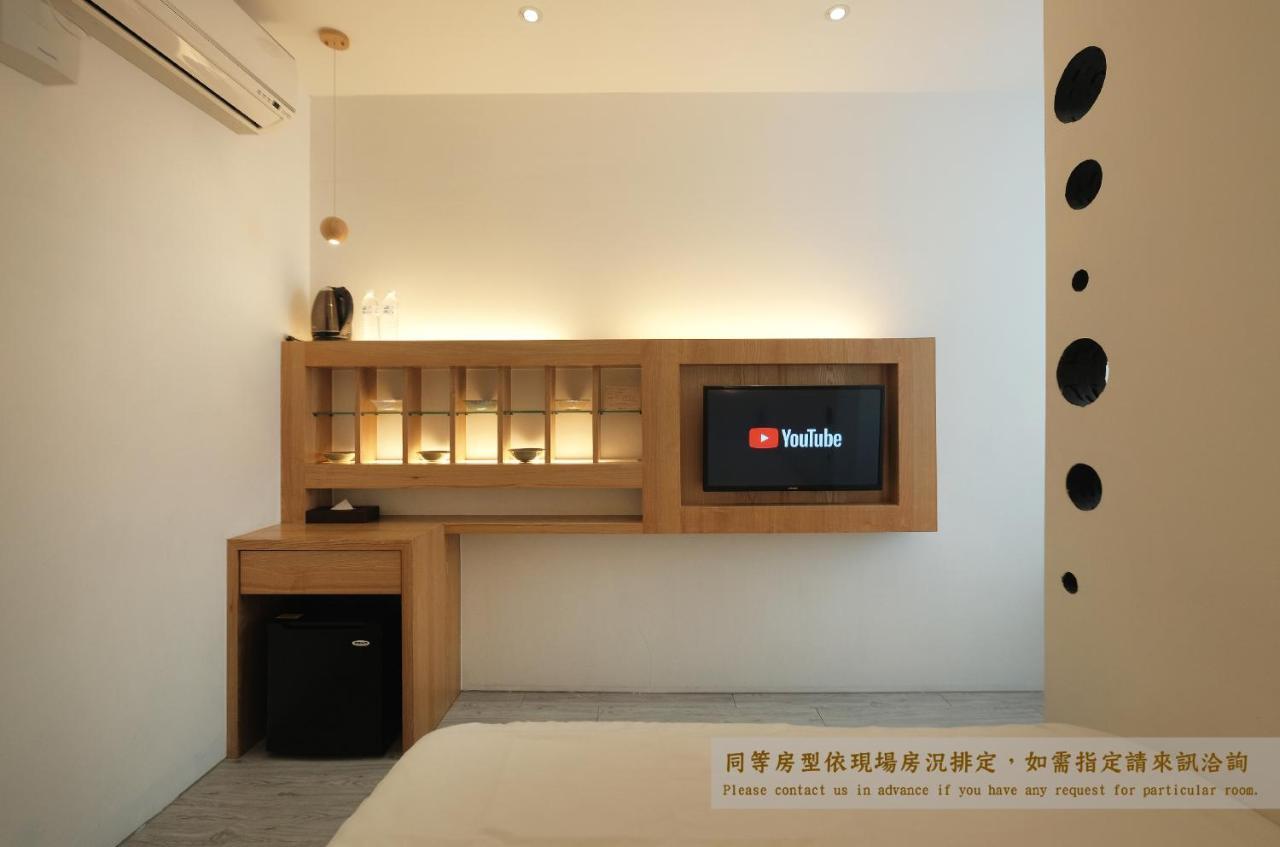 Journey Hostel Тайнань Экстерьер фото